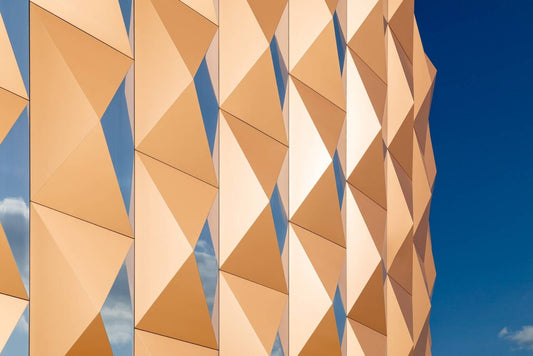 Comment choisir le bon panneau composite aluminium pour vos projets pros ?