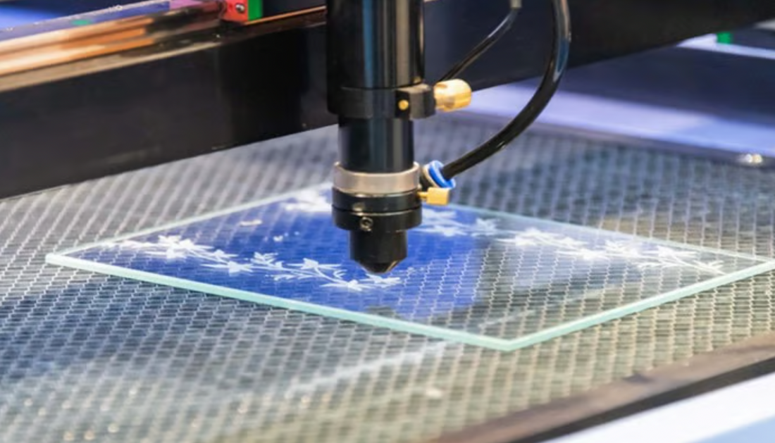 Techniques de découpe du PVC expansé : conseils pros