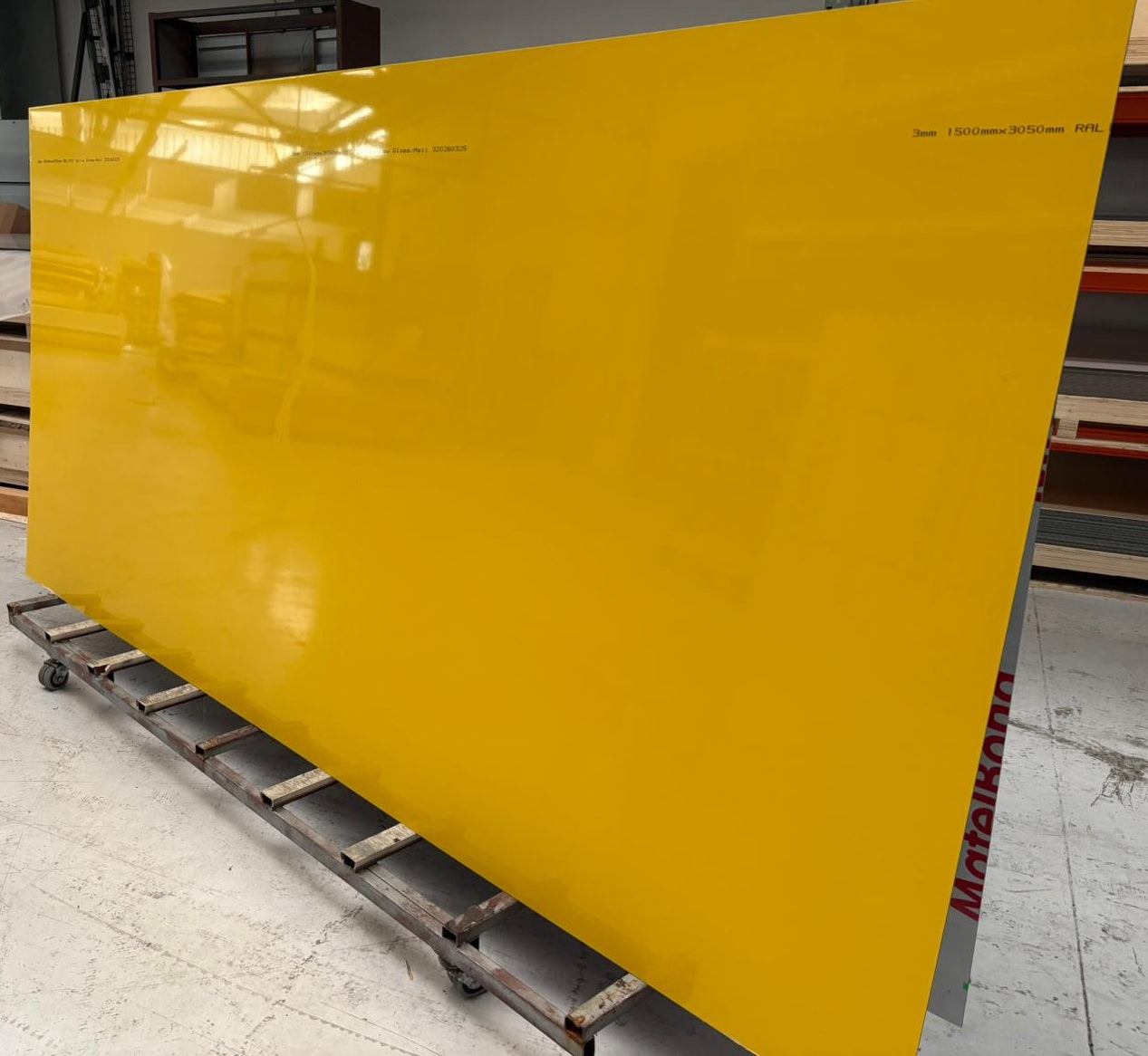 MATEL B21 - 1.50 M X 3.05 M X 3 MM - (RAL 1023) JAUNE